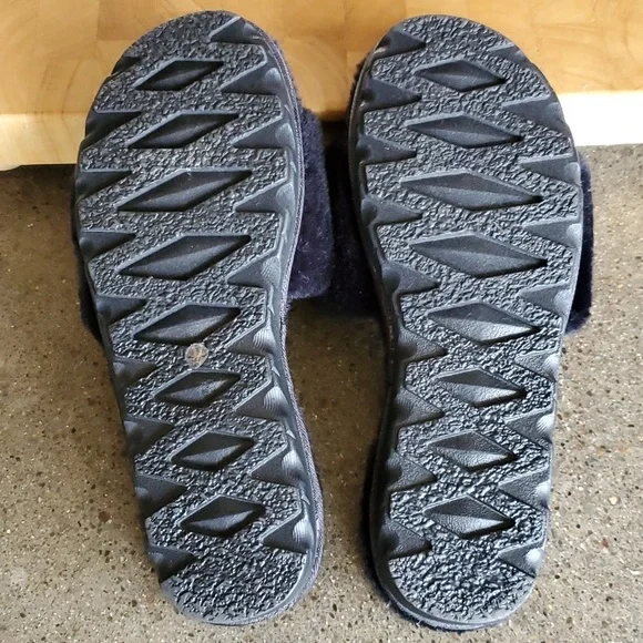 Chinese Laundry slippers - Picture 2 of 8